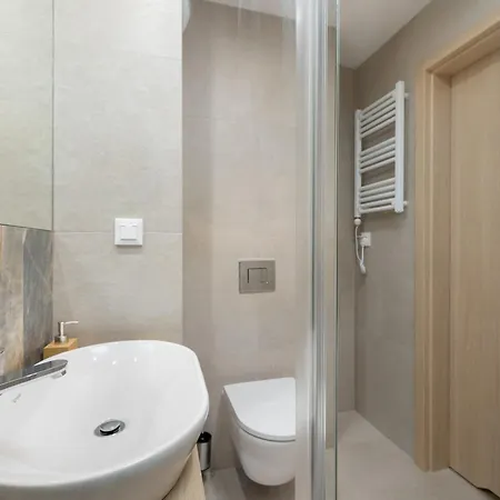 Sea Shell Cozy With Balcony Near The Sea In By Renters Apartment Lukecin