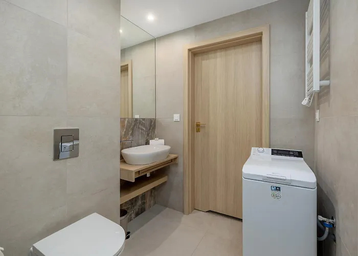 Sea Shell Cozy With Balcony Near The Sea In By Renters *